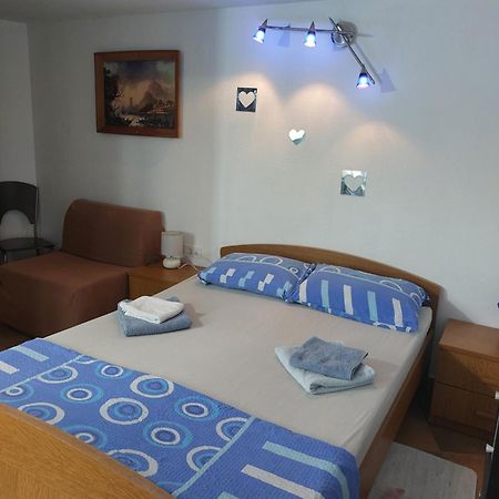 Apartmani Damir Kazija Pakoštane Eksteriør bilde